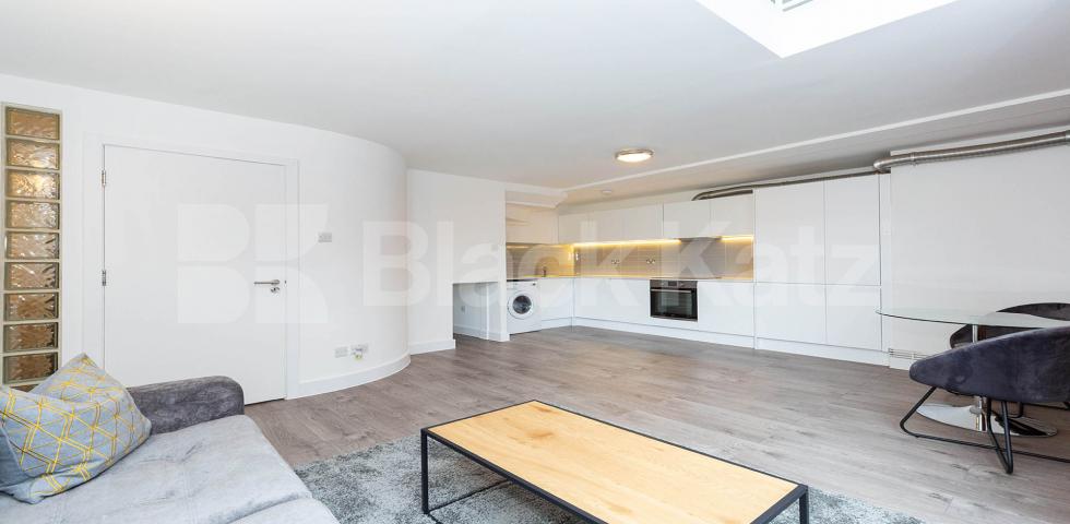 			VIRTUAL TOUR AVAILABLE!, 1 Bedroom, 1 bath, 1 reception Apartment			 Dove Road, CANONBURY-ISLINGTON